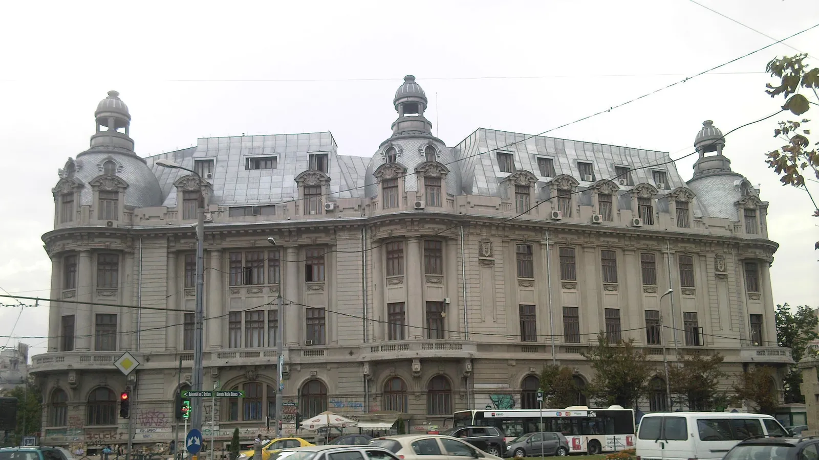 Clădirea principală a Academiei de Studii Economice din Piața Romană, București