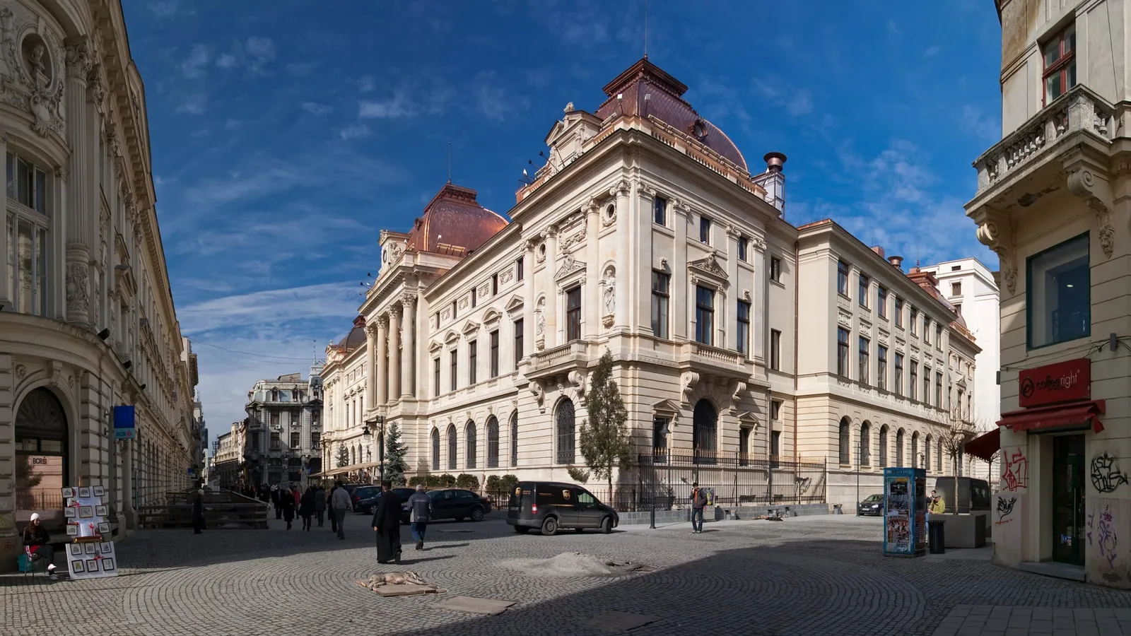 Clădirea veche a Băncii Naționale a României, pe strada Lipscani din București